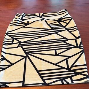 LuLaRoe Black & Cream Geometric Pencil Skirt